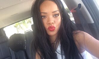 Rihanna y sus cejas antes de Vogue | Twitter.