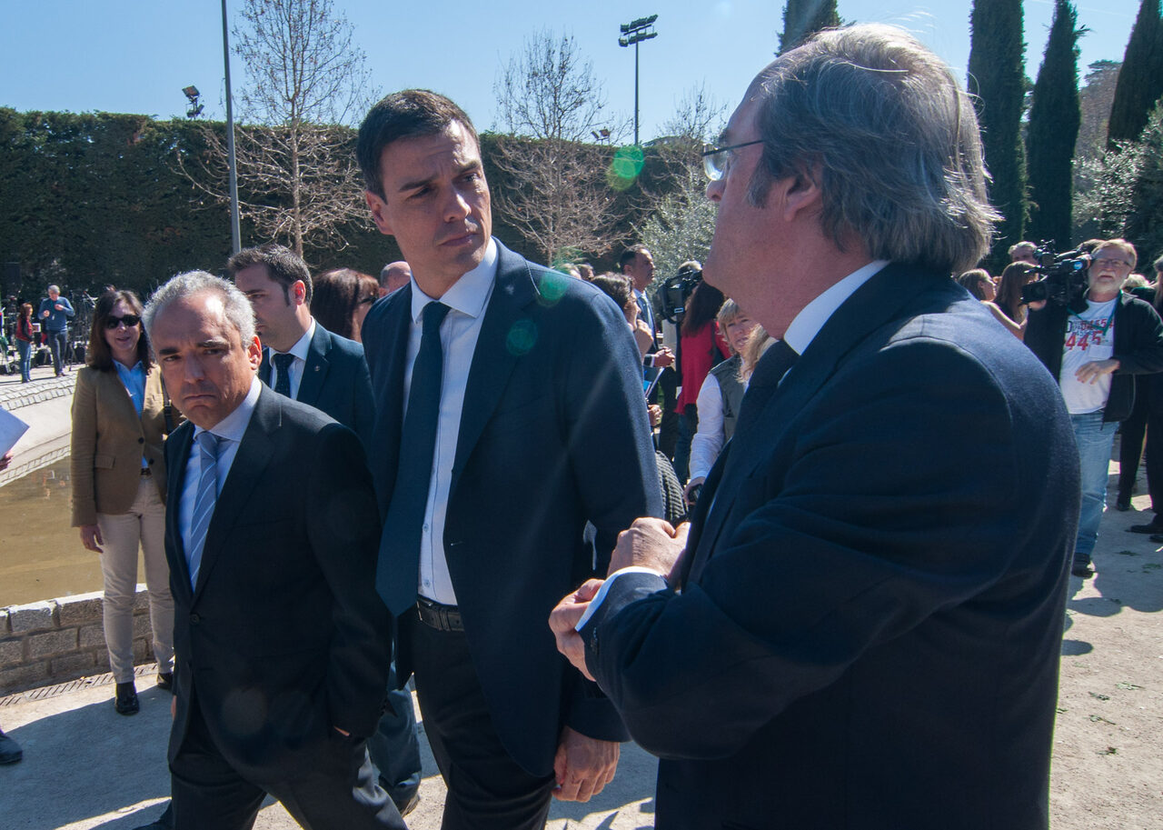 Pedro Sánchez, entre Rafael SImancas y Ángel Gabilondo | LD/C.Jordá
