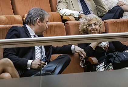 Antonio Miguel Carmona y Manuela Carmena | EFE