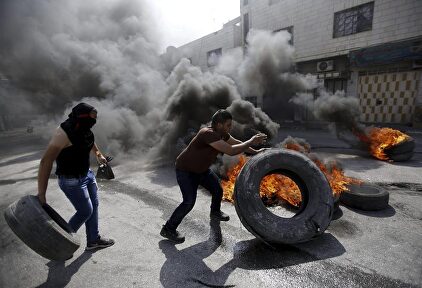 Una manifestación violenta de palestinos en Hebrón, Cisjordania | EFE