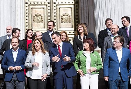 Sánchez con sus barones en 2016 | EFE