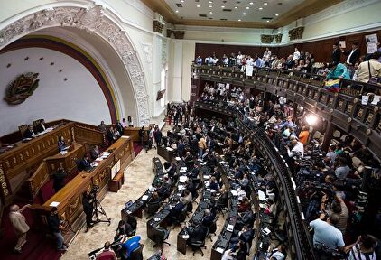 ...Y amenaza al Parlamento: "Es cuestión de tiempo para que desaparezca"