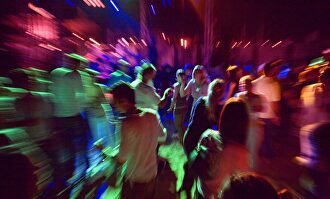 Discoteca nocturna | Alamy