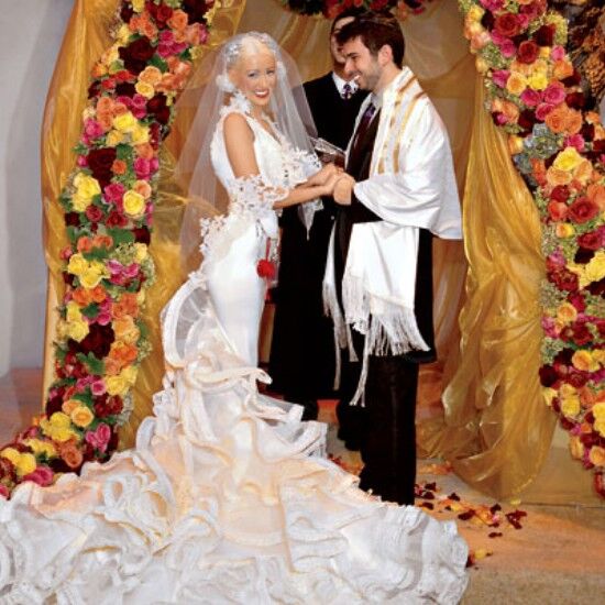 Christina-Aguileras-wedding-dress.jpg