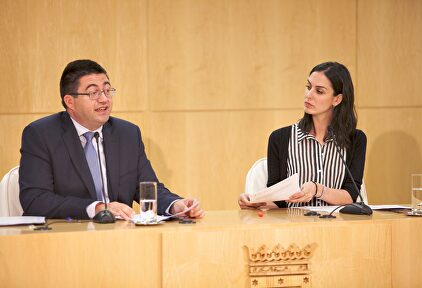 El concejal de Hacienda del Ayuntamiento de Madrid, Carlos Sánchez Mato, y la portavoz, Rita Maestre | Ayuntamiento de Madrid