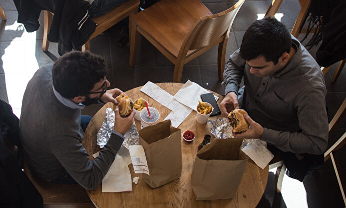 Restaurante de hamburguesas Five Guys en Madrid | David Alonso Rincón