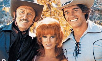 Kirk Douglas también hizo marcianadas (y nosotros lo aplaudimos)