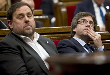 Oriol Junqueras y Carles Puigdemont en el Parlamento de Cataluña | EFE