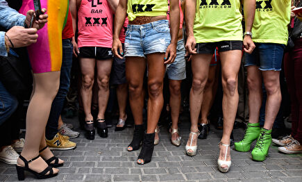 Concursante de la carrera de tacones durante el Orgullo Gay en Madrid | David Alonso Rincón