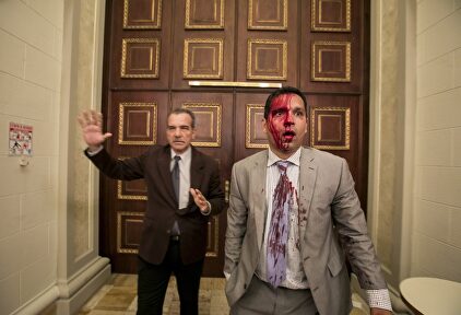Los diputados Luis Stefanelli y Jose Regnault, en la Asamblea Nacional | EFE