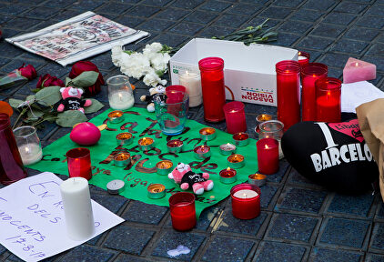 Homenaje a las víctimas en Las Ramblas de Barcelona. | EFE