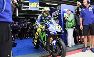 Jornada negra para Rossi en Cheste con dos caídas