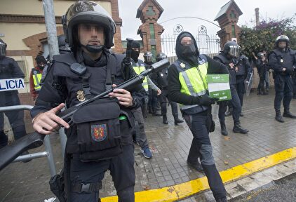 Agentes de la UIP en Cataluña durante el pasado 1-O | EFE
