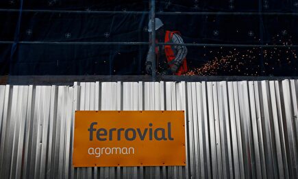 Trabajador de ferrovial | Cordon Press