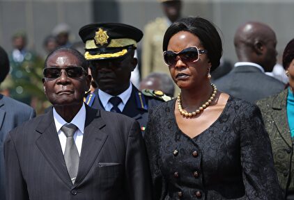El dictador Mugabe y su mujer 'Gucci' Grace | EFE