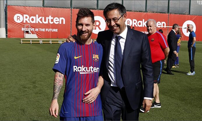 Messi junto a Josep María Bartomeu | EFE