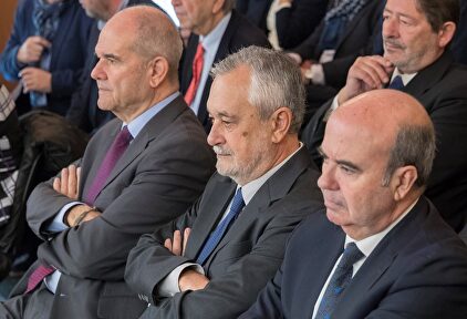 Chaves, Griñán, Zarrías y Guerrero, entre otros, en el juicio | EFE