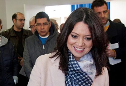 Marcela Topor vota en las elecciones del 21 de diciembre de 2017. | EFE