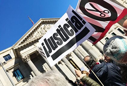 Cotizaciones, el lastre que puede hundir la reforma de las pensiones en Francia... y en España