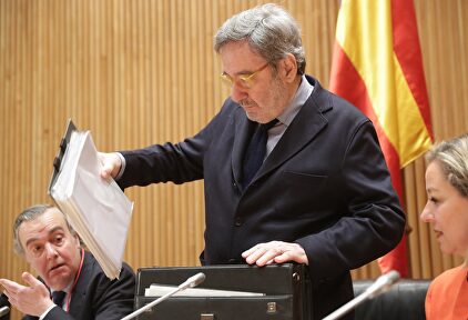 Narcís Serra, este miércoles, en el Congreso, antes de su intervención en la Comisión sobre la crisis financiera. | EFE