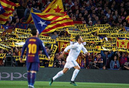 El Camp Nou en pleno apoyo al independentismo. | EFE
