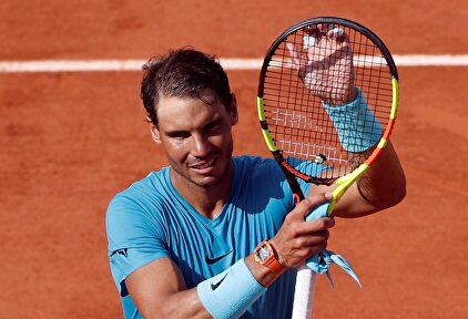 Rafa Nadal celebra su victoria ante el argentino Guido Pella. | EFE