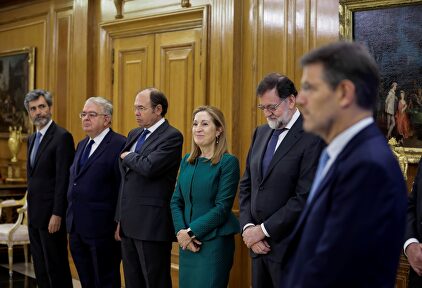 Rajoy, en la toma de posesión de Sánchez. Después, comió con sus ministros. | EFE.