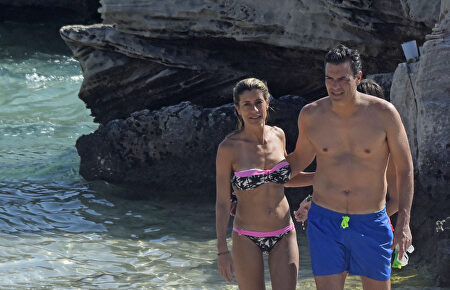 Sánchez y su esposa, en una imagen de 2016 | Gtres