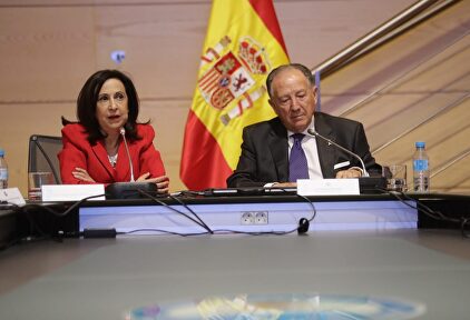Robles junto a Sanz Roldán | Defensa.gob