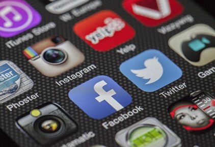 Facebook, Apple, YouTube y Spotify contra Alex Jones | Pixabay/CC/LoboStudioHamburg
