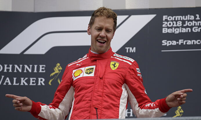 Vettel, con un pie fuera de Ferrari