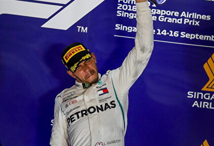 Golpe sobre la mesa de Hamilton en el GP de Singapur | EFE