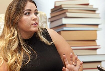 La escritora estadounidense Anna Todd | EFE