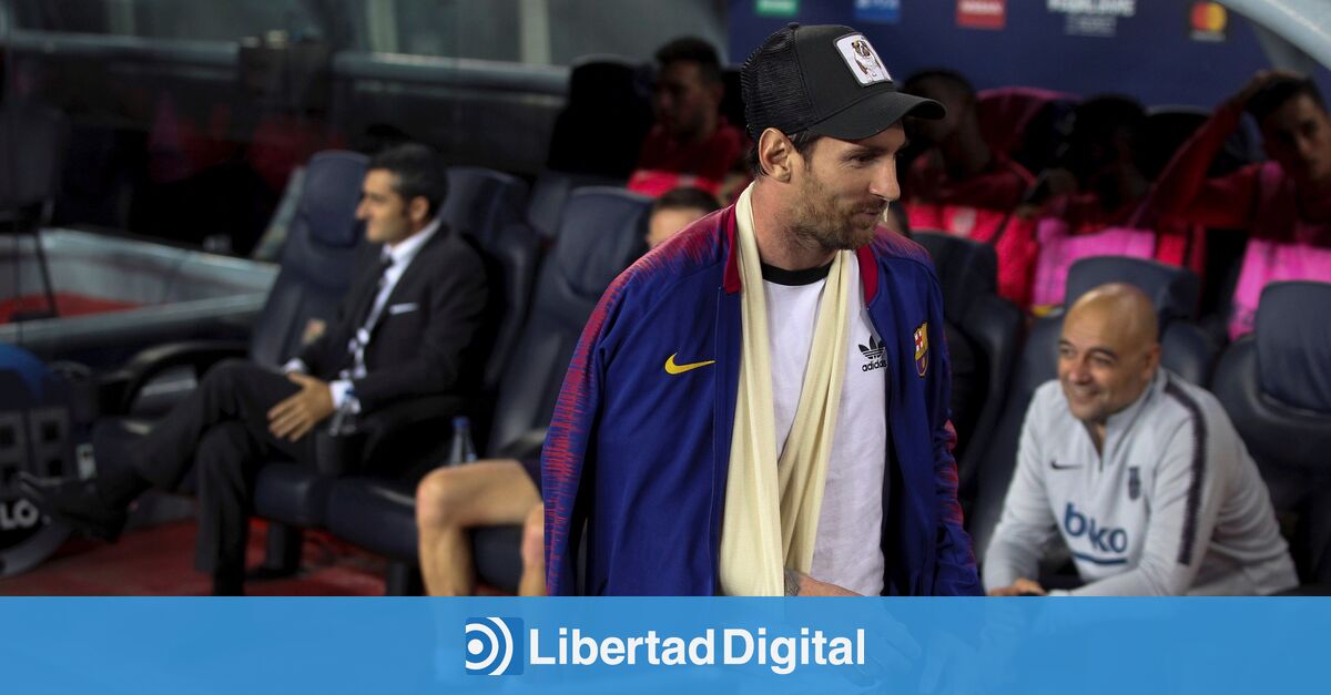 Messi Con El Brazo En Cabestrillo Y Junto A Su Hijo Thiago En La Grada