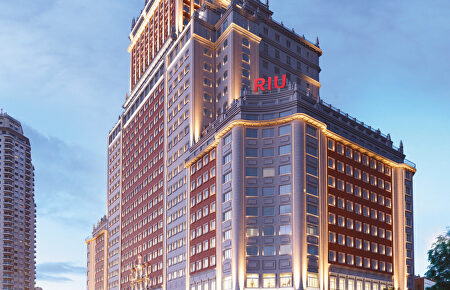 El nuevo hotel de Plaza España abre sus puertas