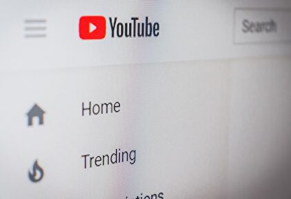 YouTube funciona peor sin Chrome y algunos piensan que es a propósito. | Unsplash/Christian Wiediger