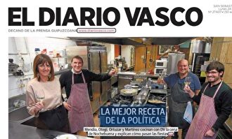 La socialista Idoia Mendia brinca con Otegi. | El Diario Vasco
