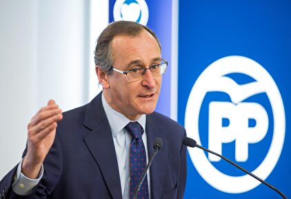 Alfonso Alonso, líder del PP vasco, en rueda de prensa. | EFE