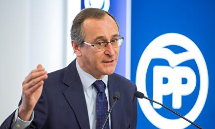 Alfonso Alonso, líder del PP vasco, en rueda de prensa. | EFE.