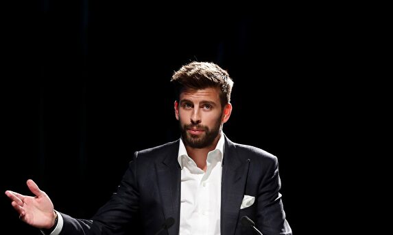 El show de Piqué a un mes para la Copa Davis: comparte en público su número de móvil