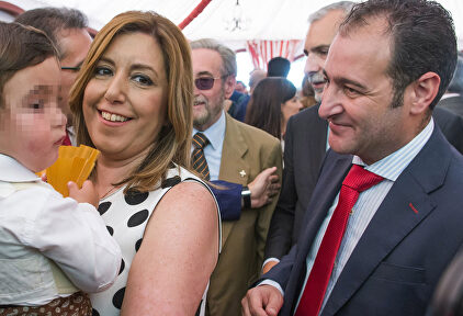 José María Moriche (derecha), junto a su esposa, Susana Díaz, en una imagen de archivo | EFE