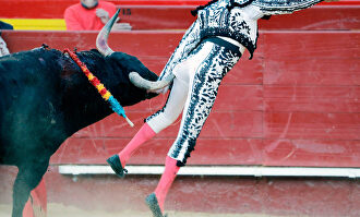 Terrorífica cornada a Enrique Ponce en Valencia