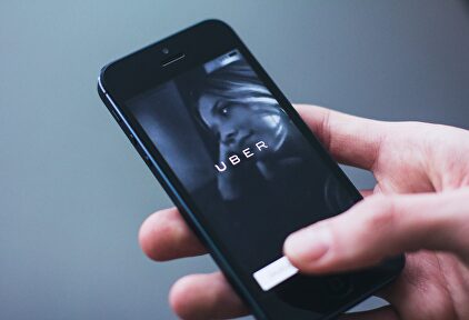 Aplicación de Uber en un móvil | Pexels/CC0/freestocks.org