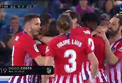El Atlético espanta los fantasmas y endosa una goleada al Alavés (0-4)