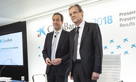Jordi Gual, presidente de CaixaBank, junto a Gonzalo Gortázar | Imagen de Youtube