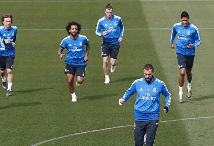Varios jugadores se encuentran en la rampa de salida tras las últimas llegadas. | EFE