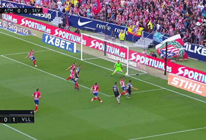 El Atlético honra a Godín y Sarabia mantiene vivo al Sevilla (1-1)