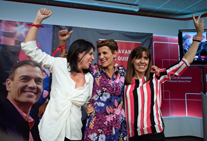 María Chivite, en el centro, líder del PSOE navarro. | EFE