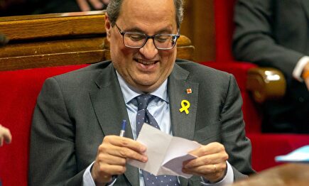 Quim Torra en una sesión en el Parlamento catalán | EFE