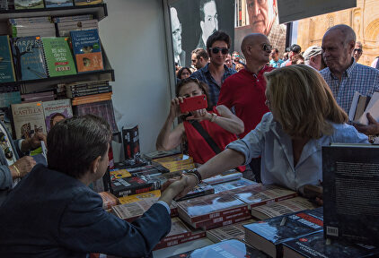 Imagen de Federico Jiménez Losantos durante una pasada Feria del Libro de Madrid | Libertad Digital